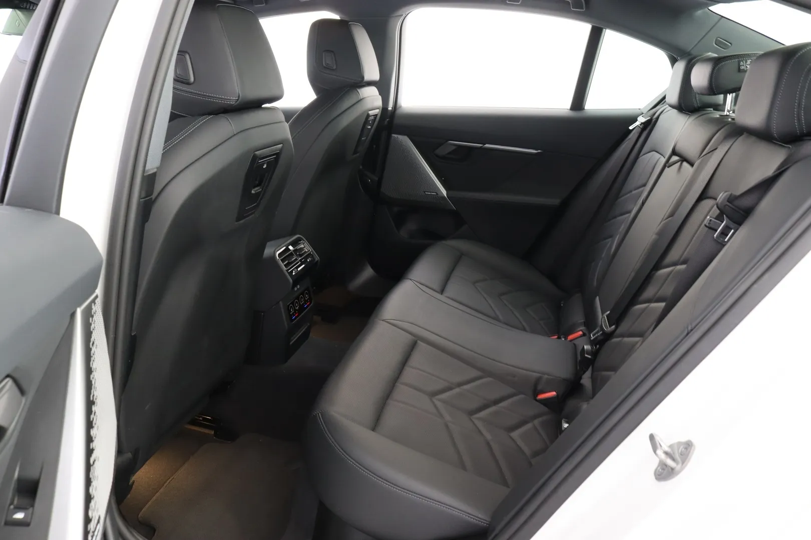 BMW i5 MPK-626 carousel image