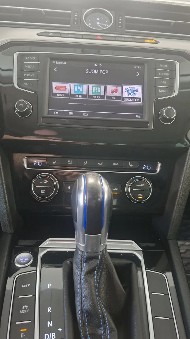 Volkswagen Passat FOP-901 carousel image