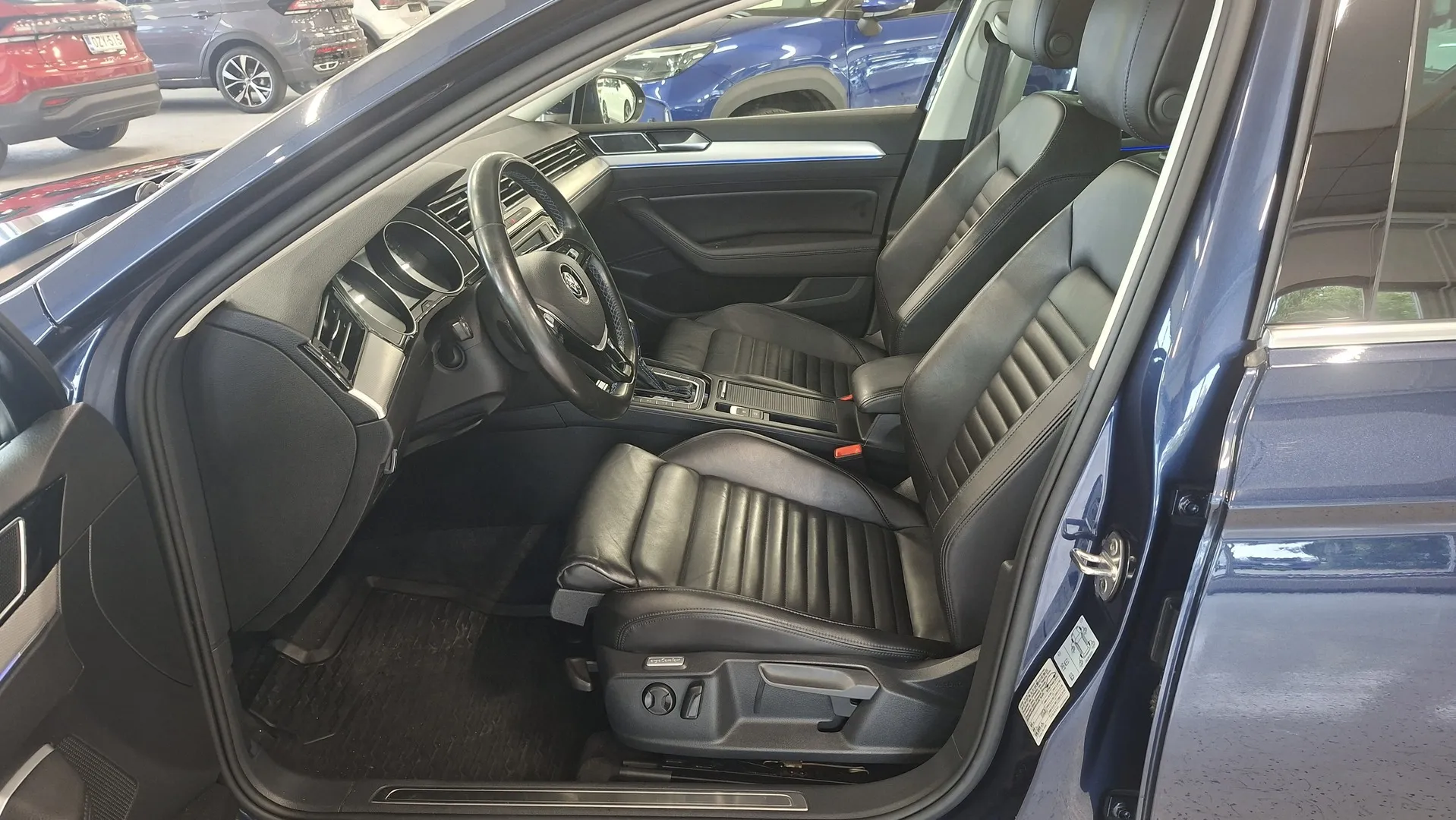 Volkswagen Passat FOP-901 carousel image
