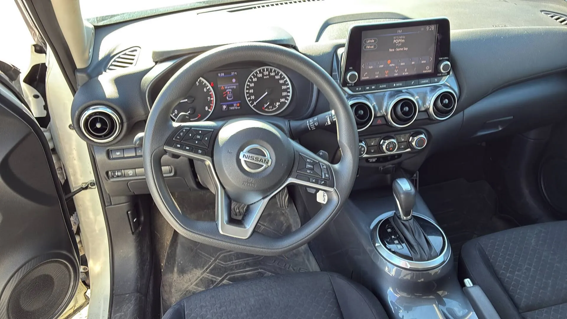 Nissan Juke NMG-320 carousel image