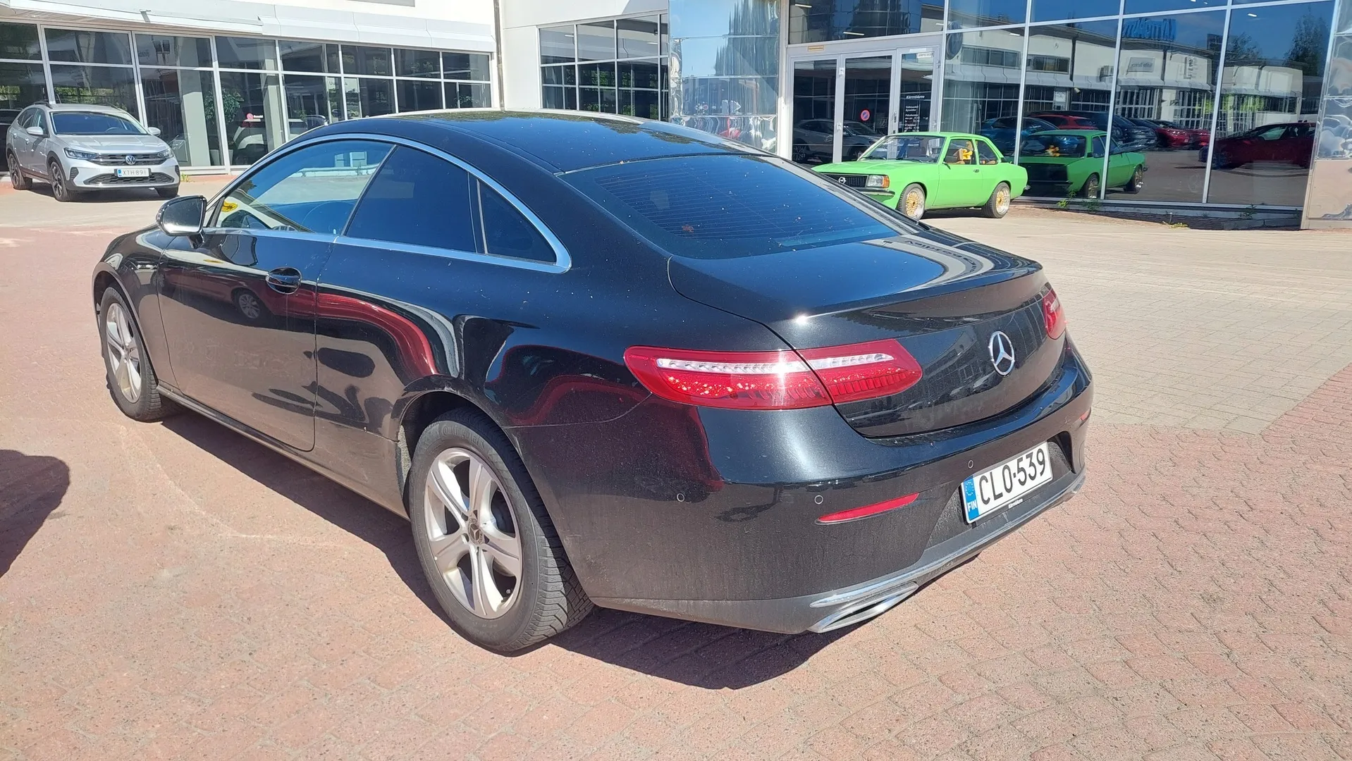 Mercedes-Benz E CLO-539 carousel image
