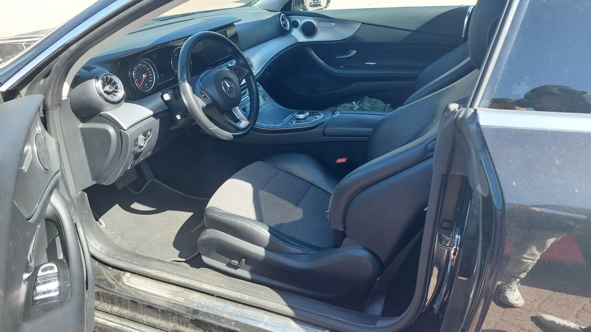 Mercedes-Benz E CLO-539 carousel image