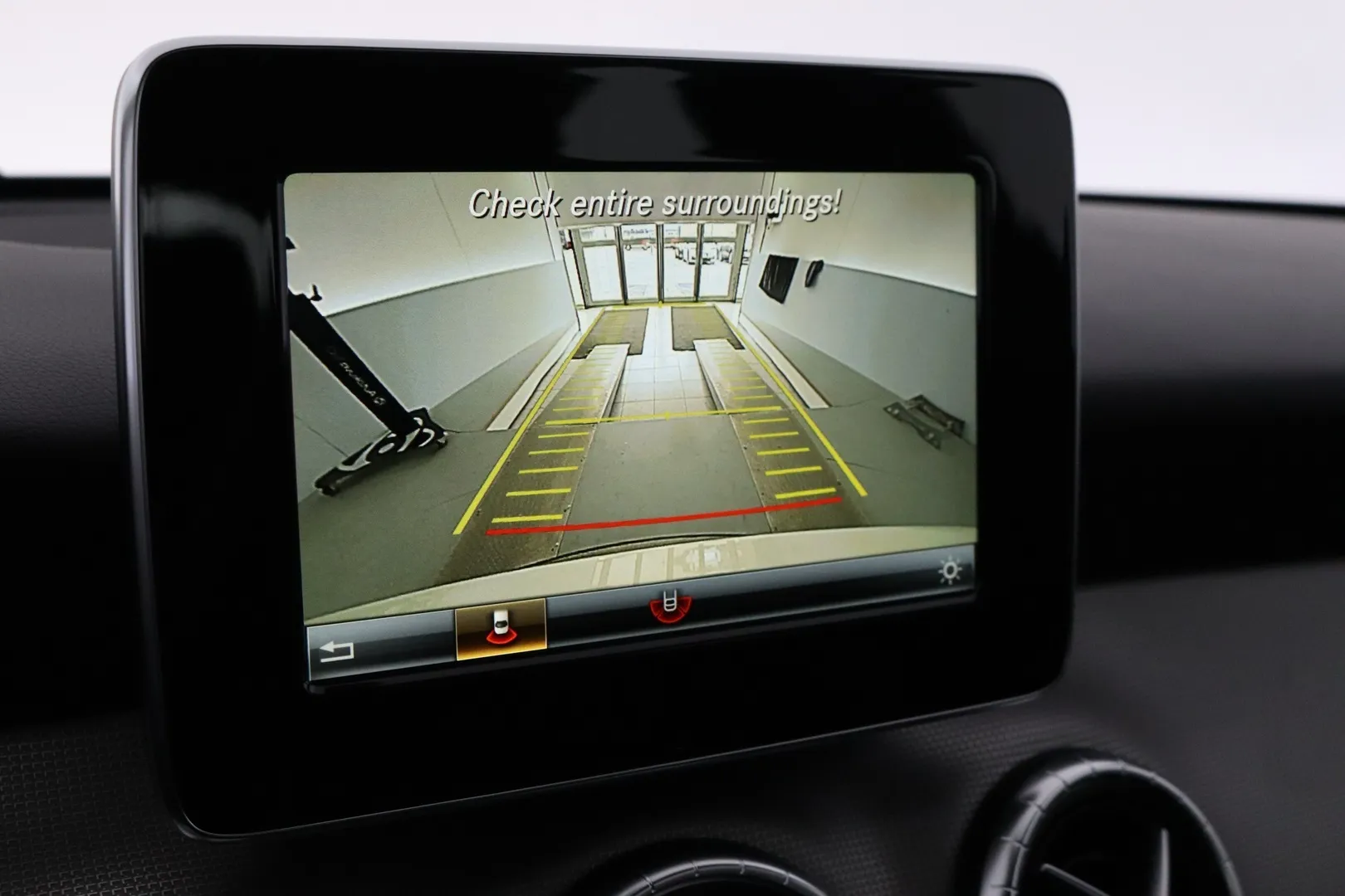 Mercedes-Benz CLA LOH-641 carousel image