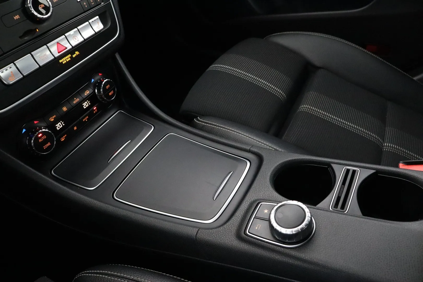 Mercedes-Benz CLA LOH-641 carousel image