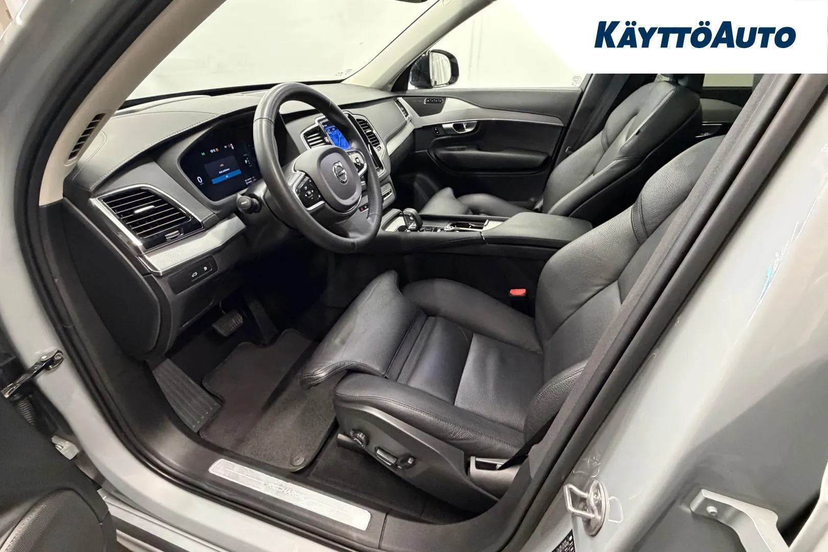 Volvo XC90 MVJ-645 carousel image