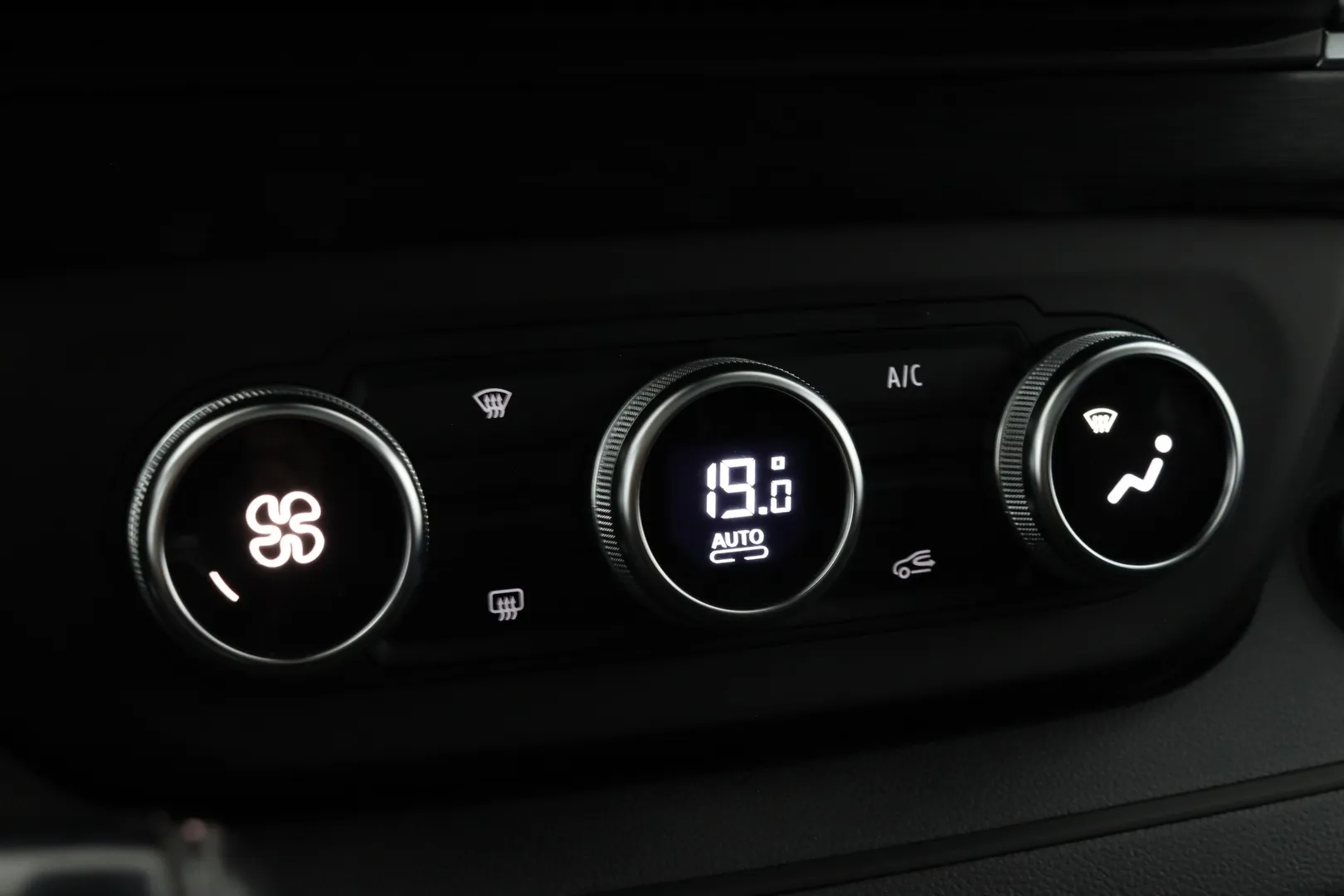 Renault Trafic MPO-248 carousel image