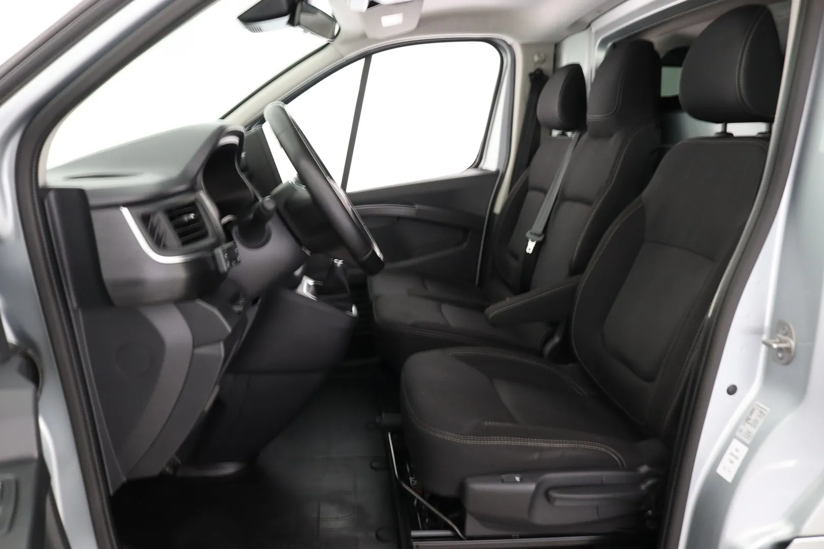 Renault Trafic MPO-248 carousel image