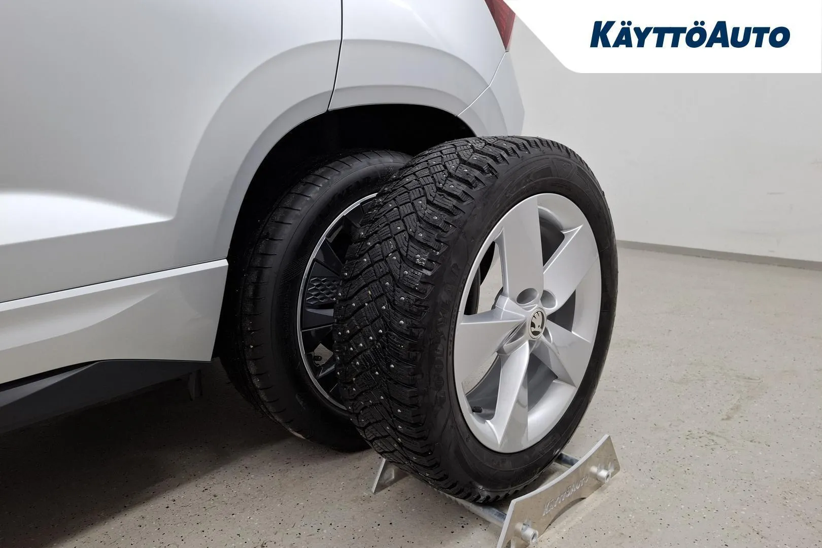 Skoda Karoq RUZ-364 carousel image