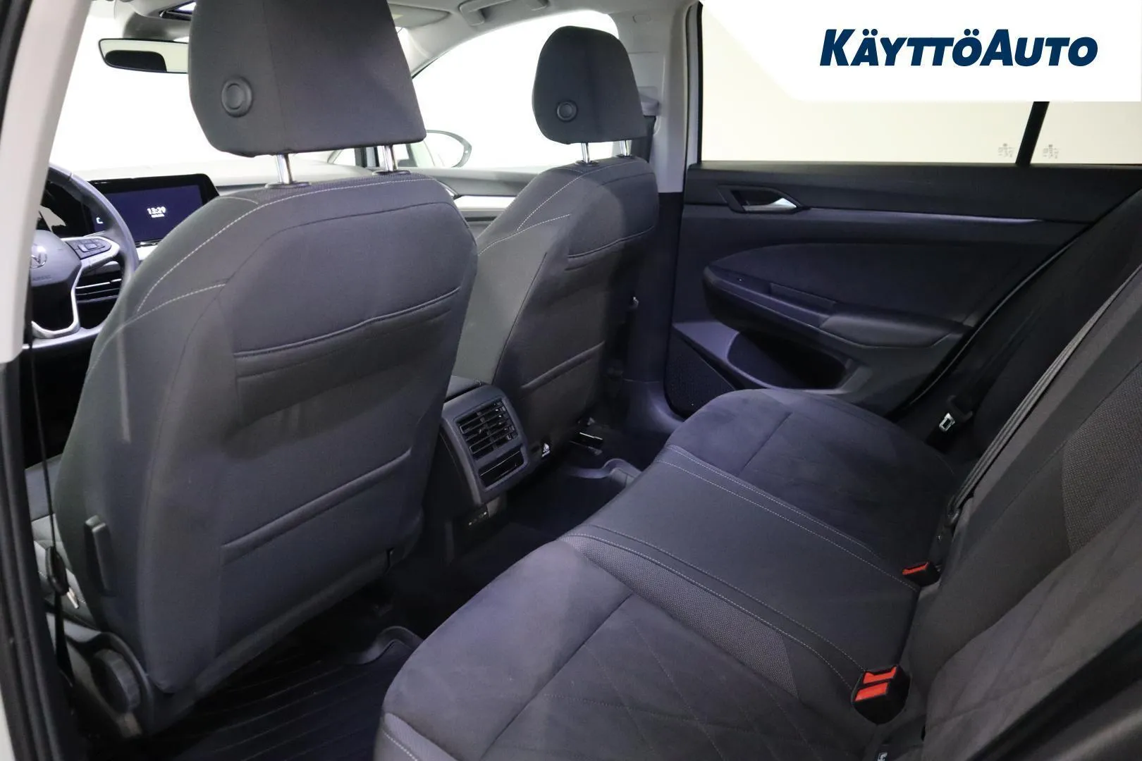 Volkswagen Golf LVP-215 carousel image
