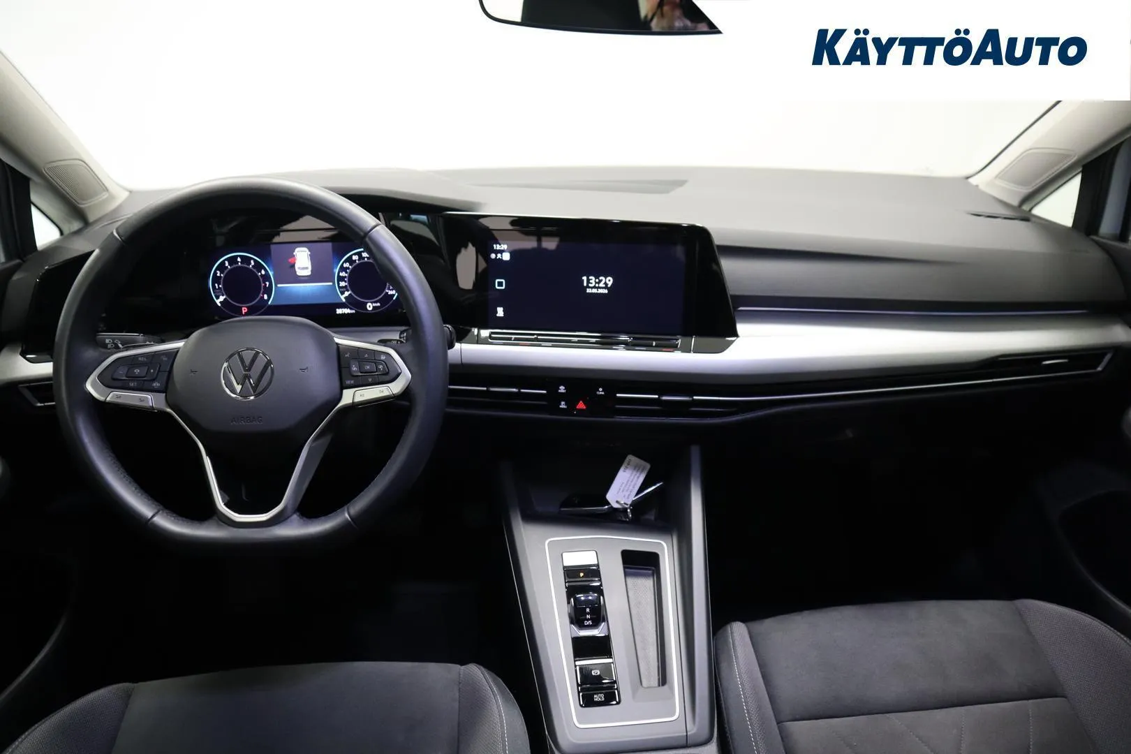 Volkswagen Golf LVP-215 carousel image