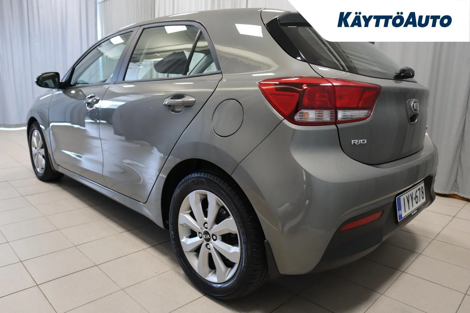 Kia Rio IYY-678 carousel image
