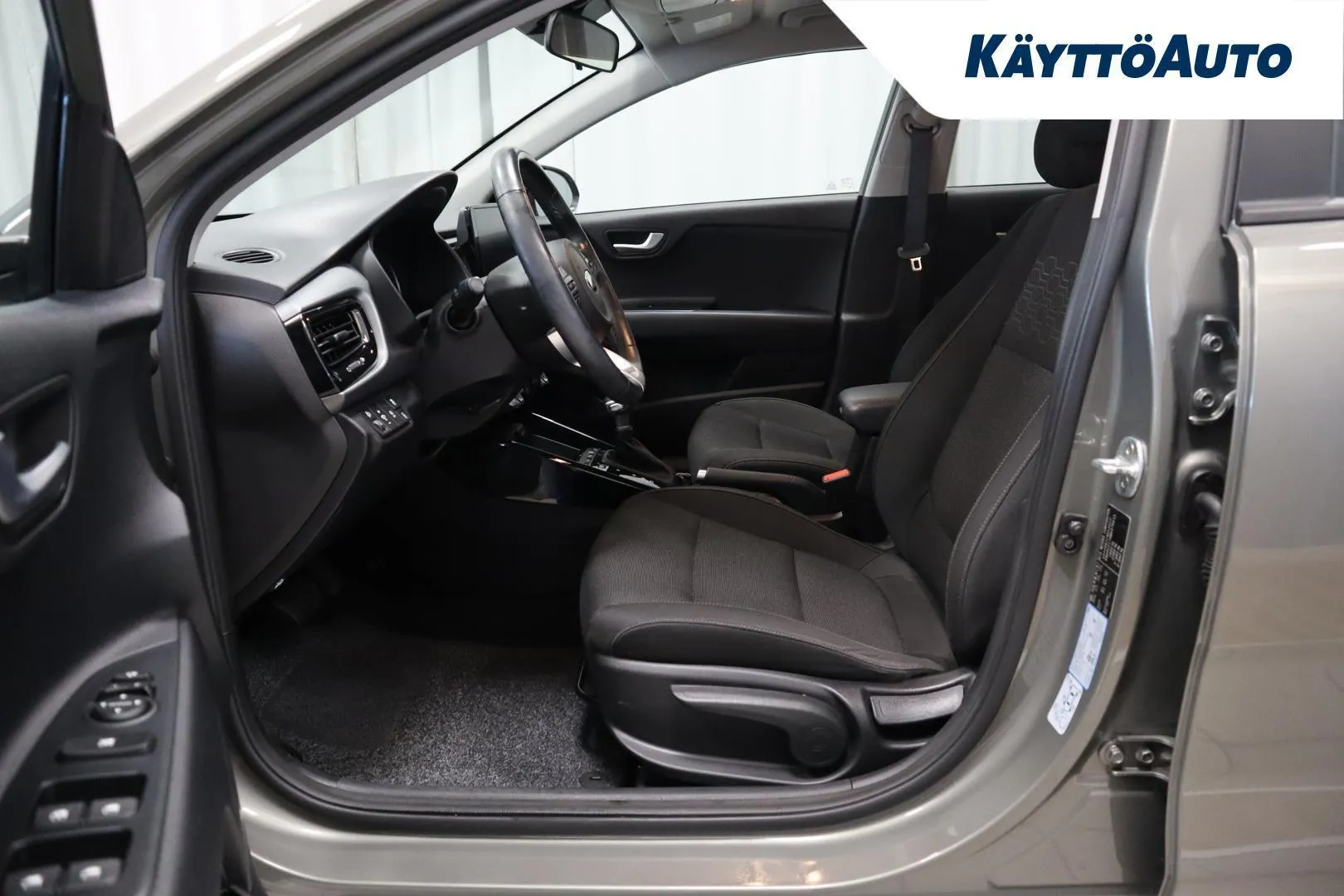 Kia Rio IYY-678 carousel image