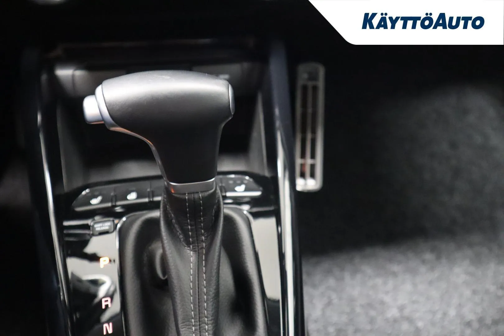 Kia Rio IYY-678 carousel image