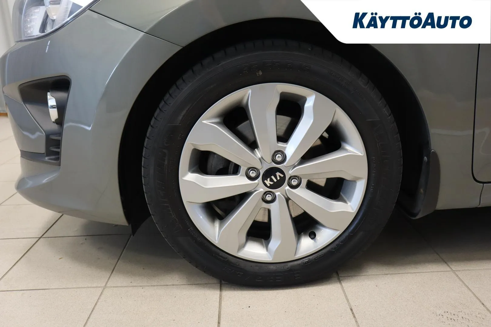 Kia Rio IYY-678 carousel image