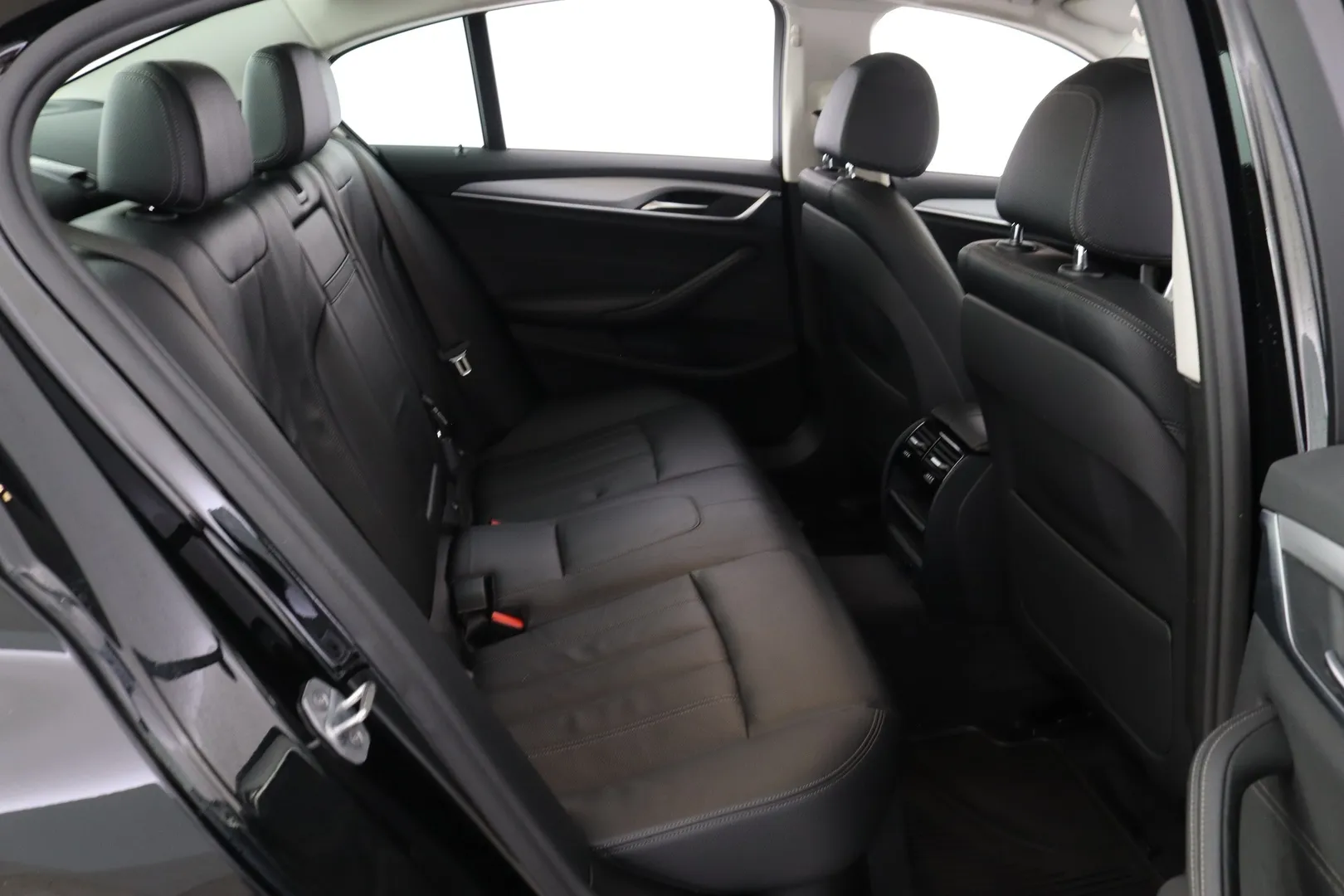 BMW 520 LOK-309 carousel image