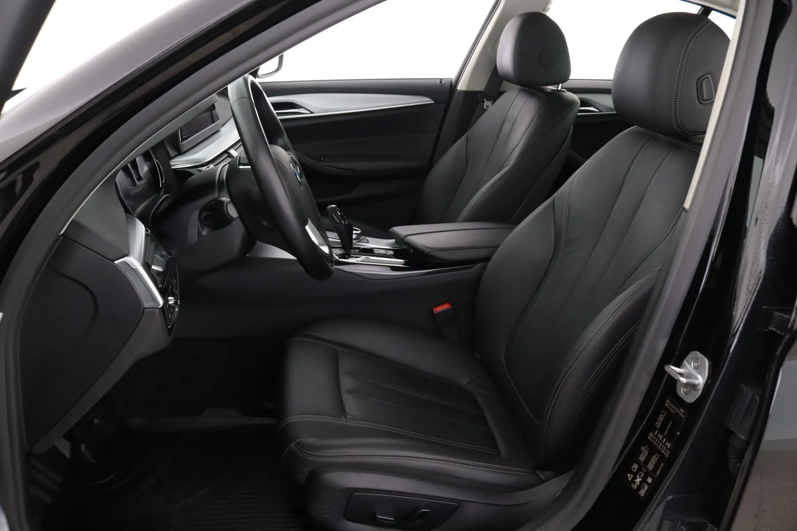 BMW 520 LOK-309 carousel image