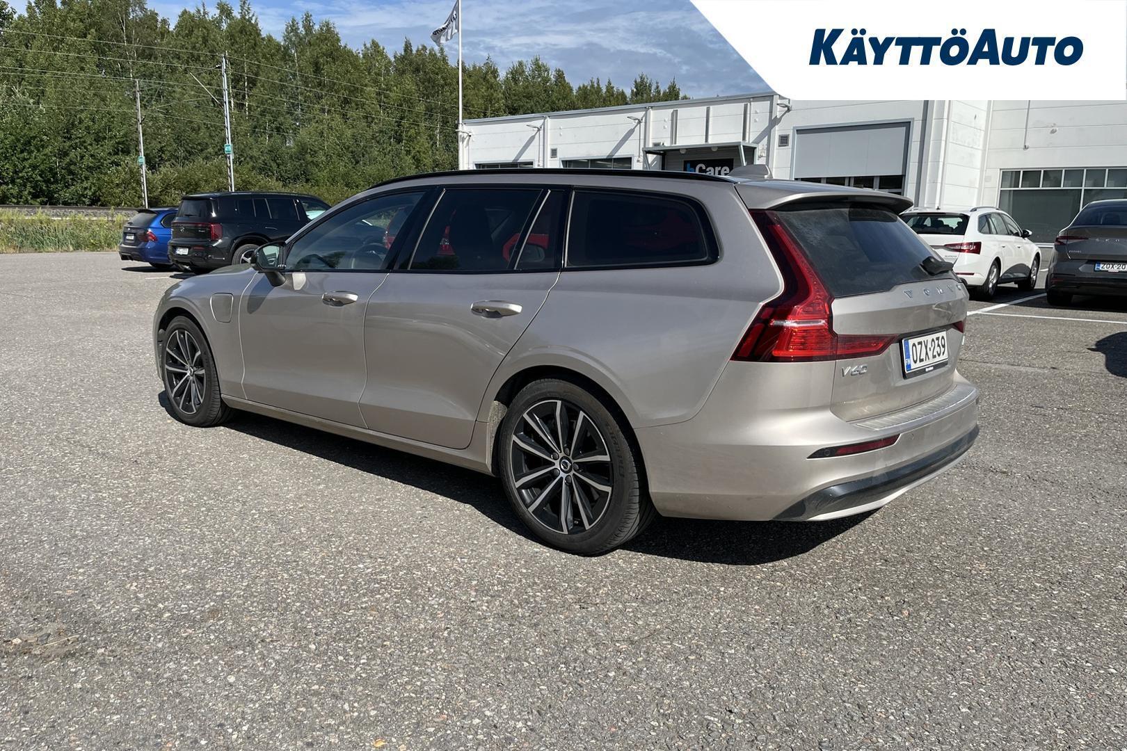 Volvo V60 2024, photo 2/4