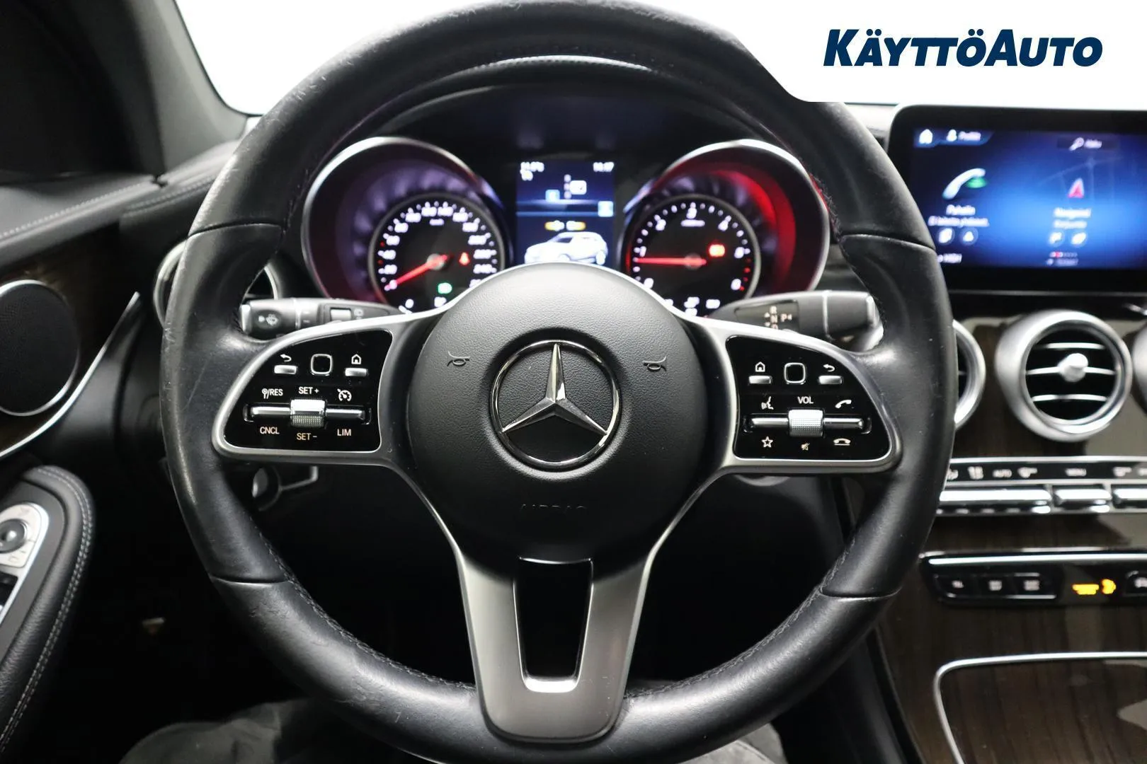 Mercedes-Benz GLC IPJ-355 carousel image
