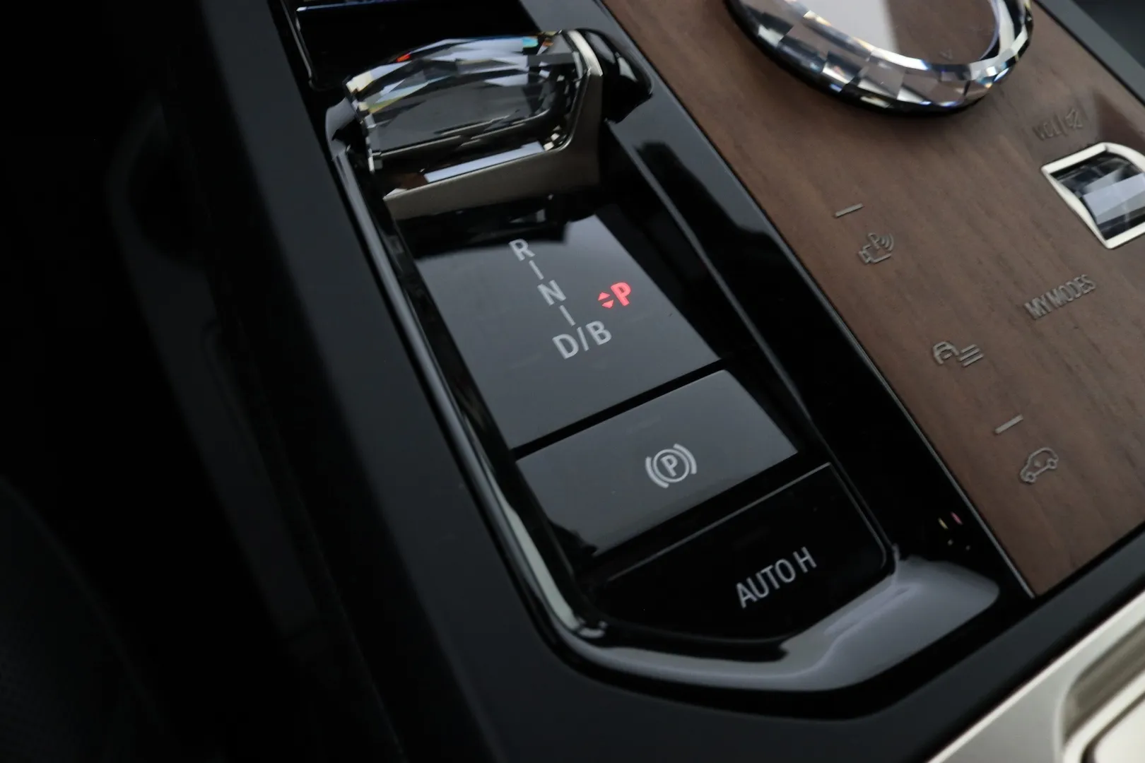 BMW iX NNM-583 carousel image