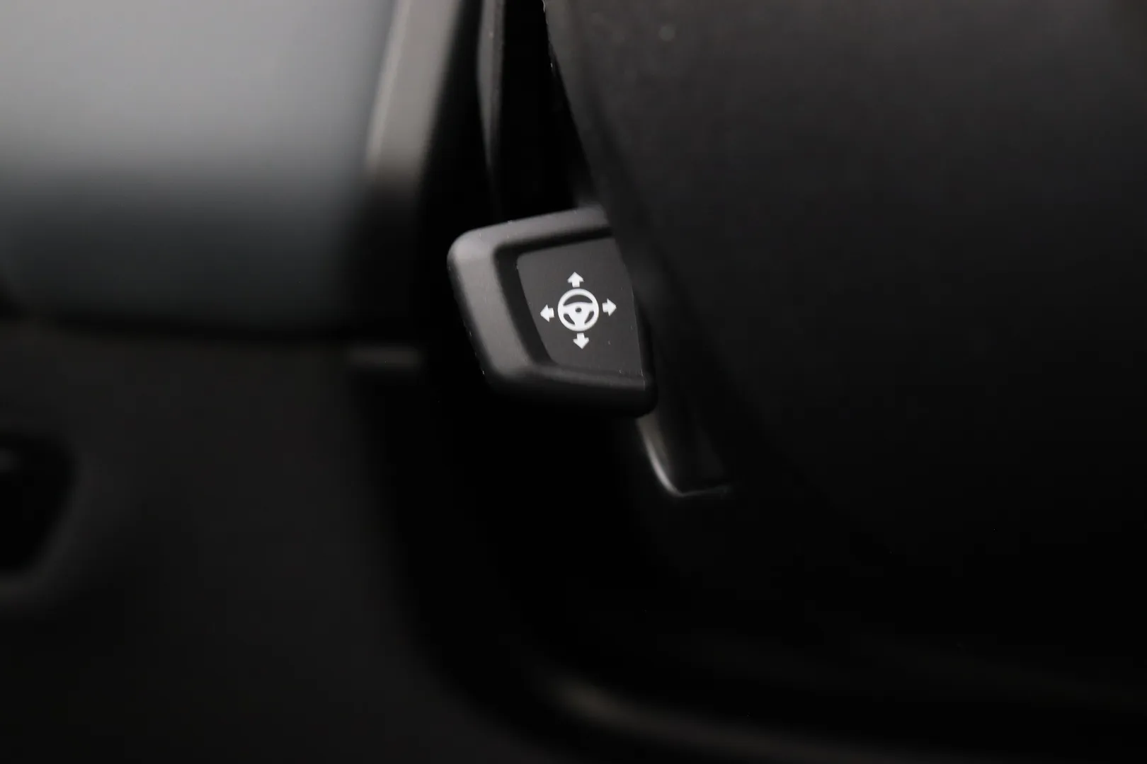 BMW iX NNM-583 carousel image