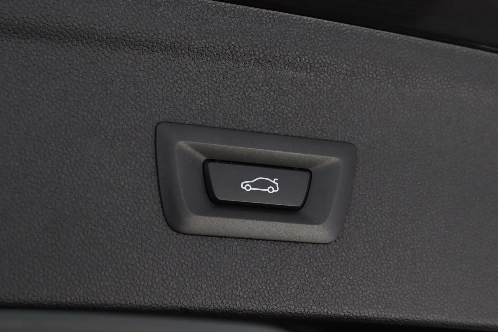 BMW iX NNM-583 carousel image