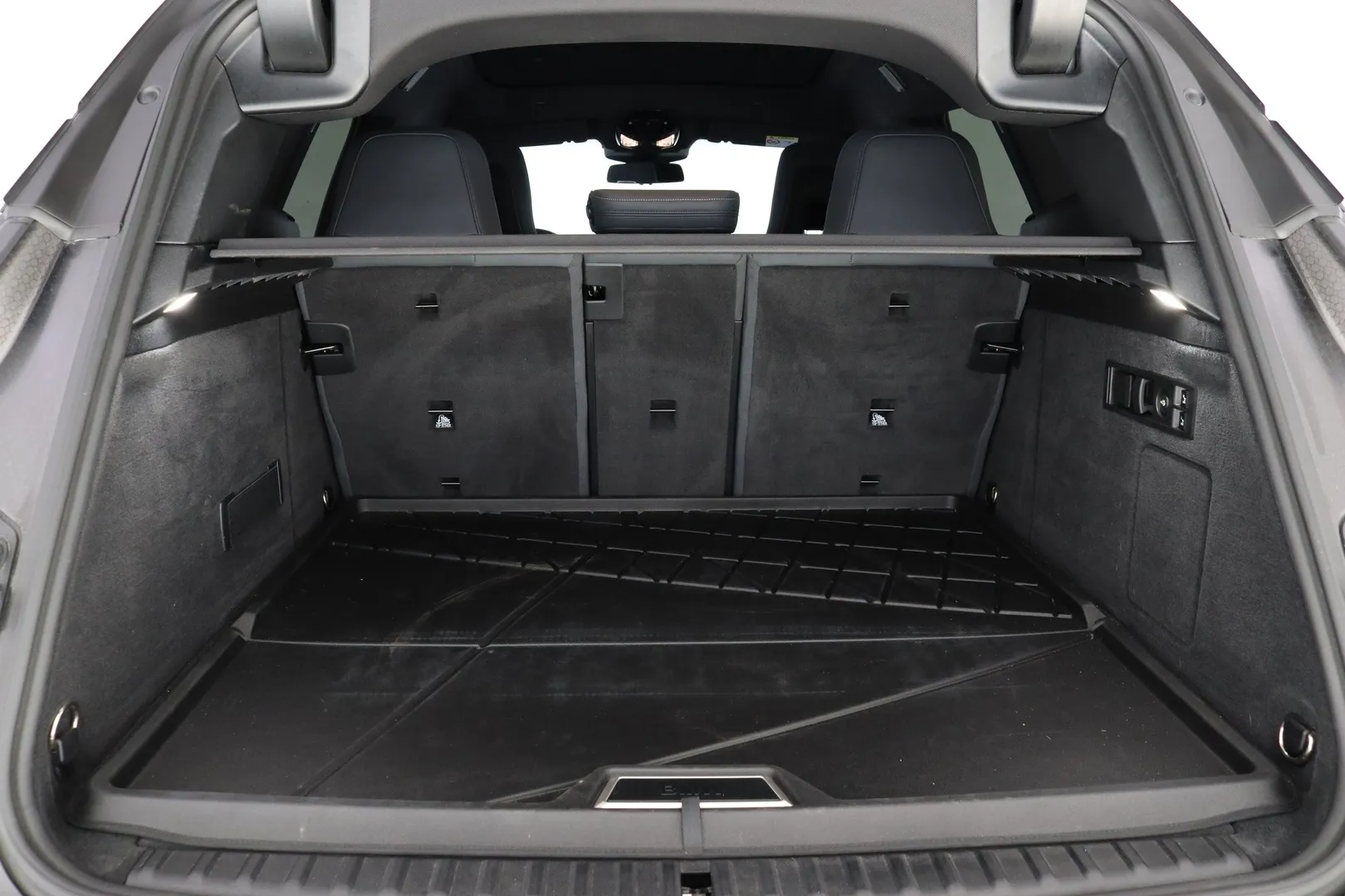 BMW iX NNM-583 carousel image