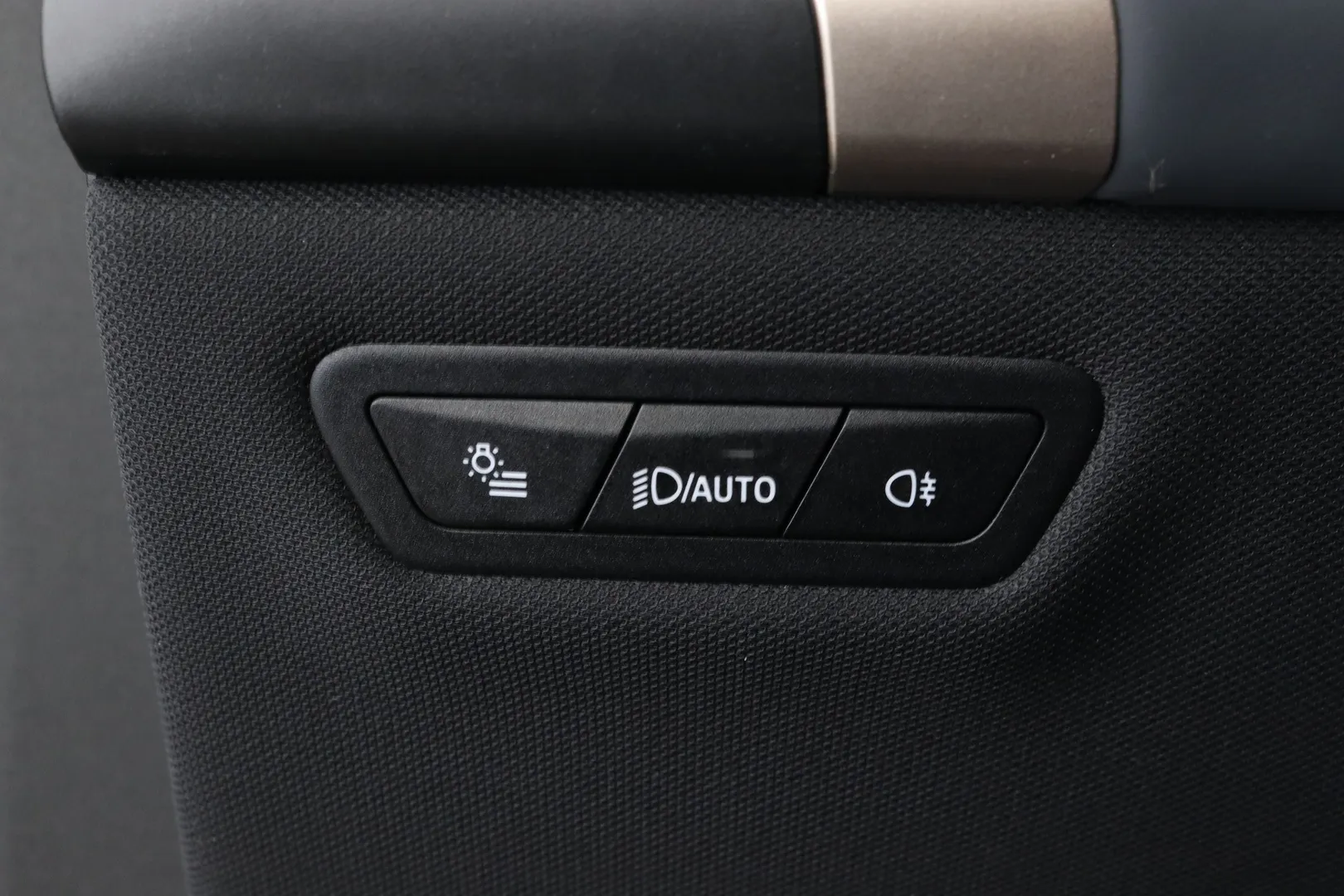 BMW iX NNM-583 carousel image