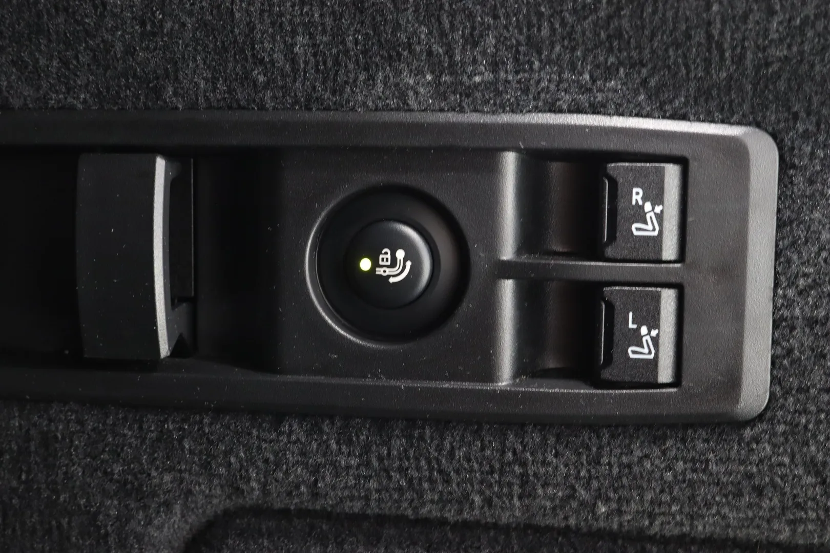 BMW iX NNM-583 carousel image