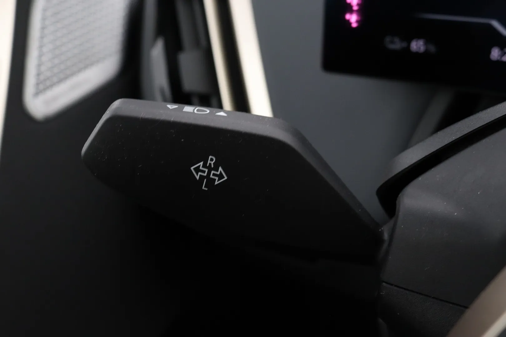 BMW iX NNM-583 carousel image