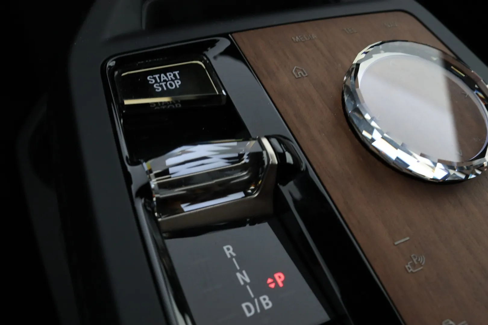 BMW iX NNM-583 carousel image