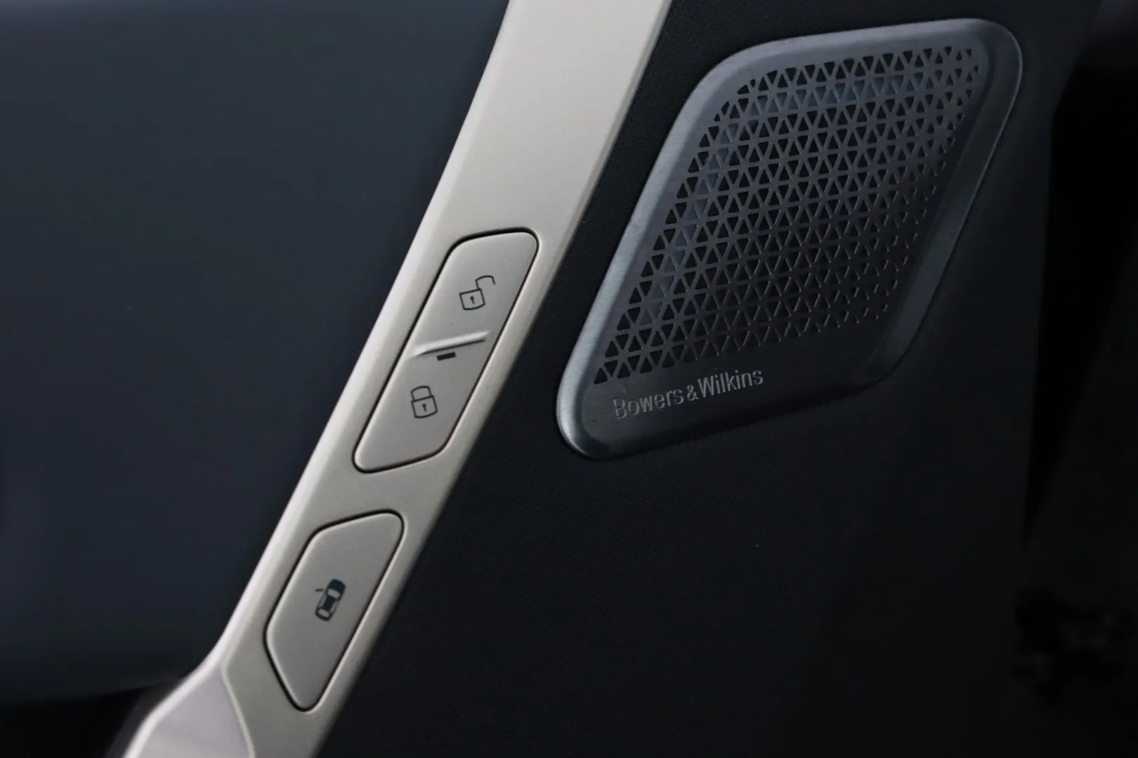 BMW iX NNM-583 carousel image