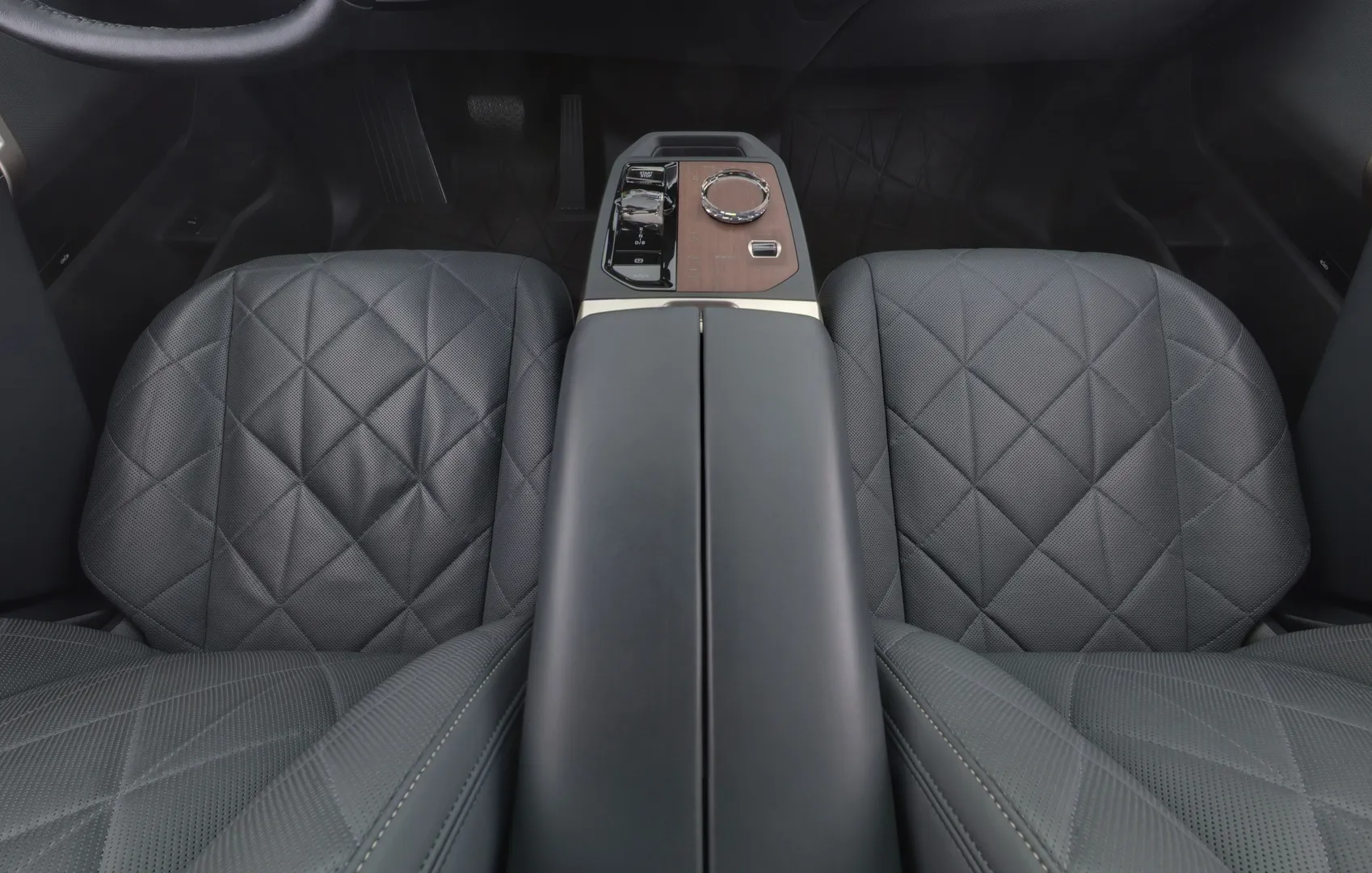 BMW iX NNM-583 carousel image