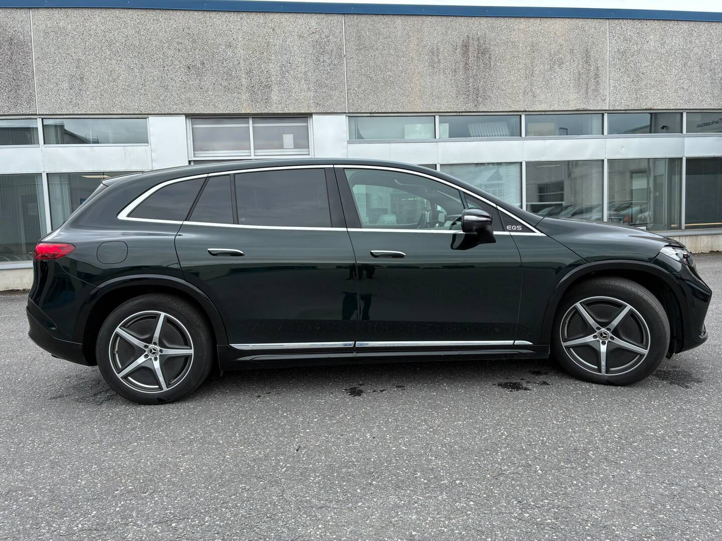 Mercedes-Benz EQS SUV 450 4MATIC SUV 2023, photo 4/13