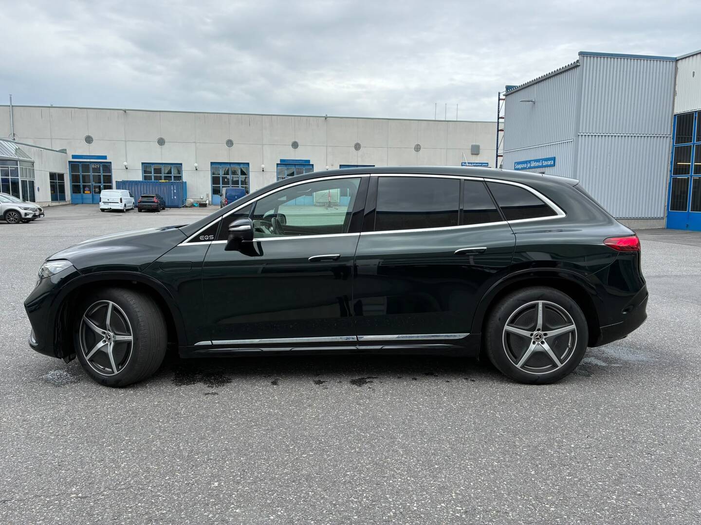 Mercedes-Benz EQS SUV 450 4MATIC SUV 2023, photo 2/13