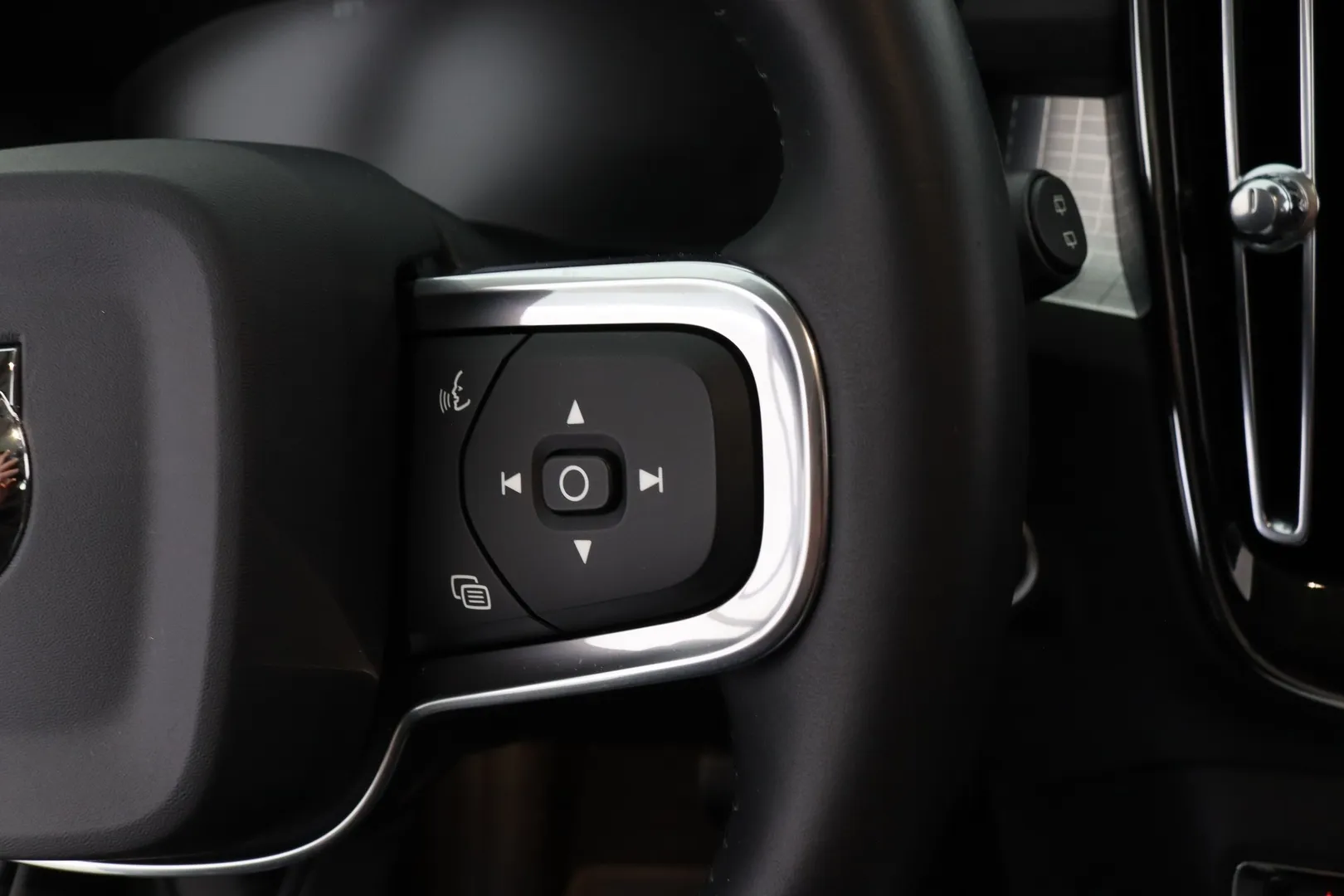 Volvo XC40 IOO-231 carousel image