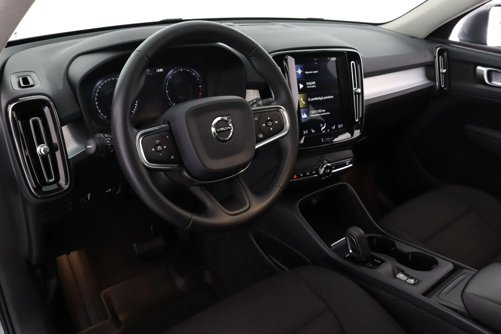 Volvo XC40 IOO-231 carousel image