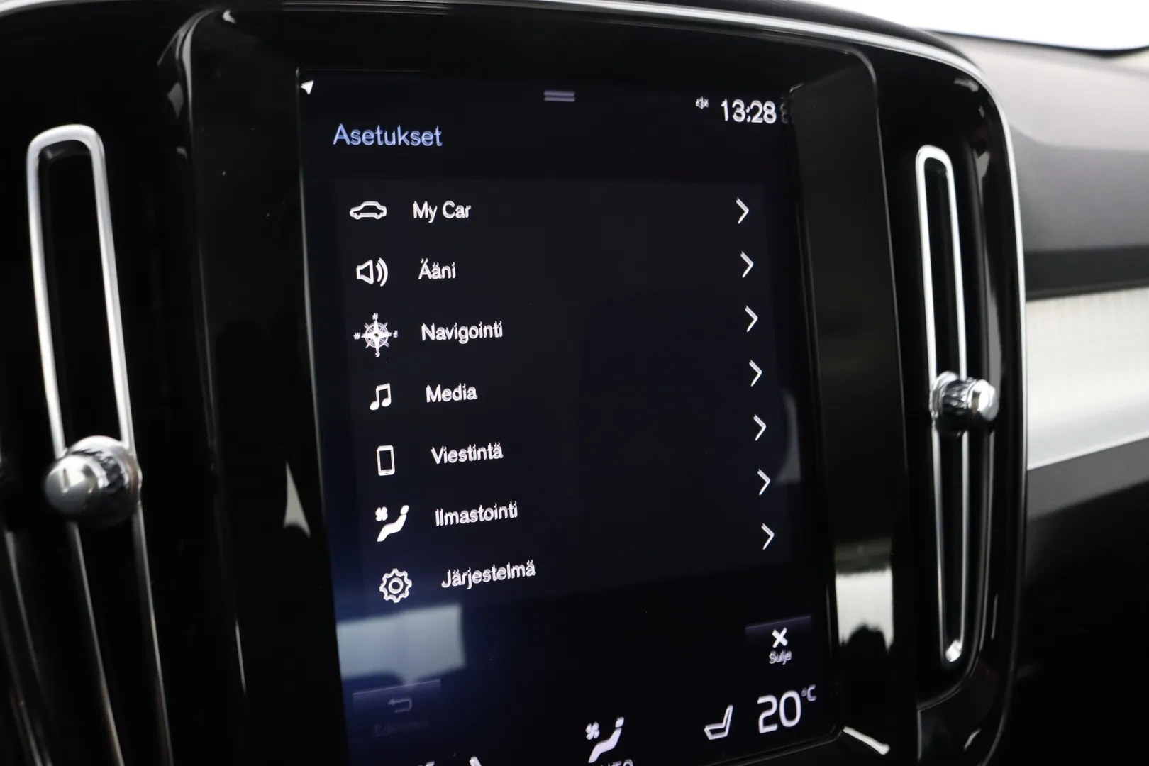 Volvo XC40 IOO-231 carousel image