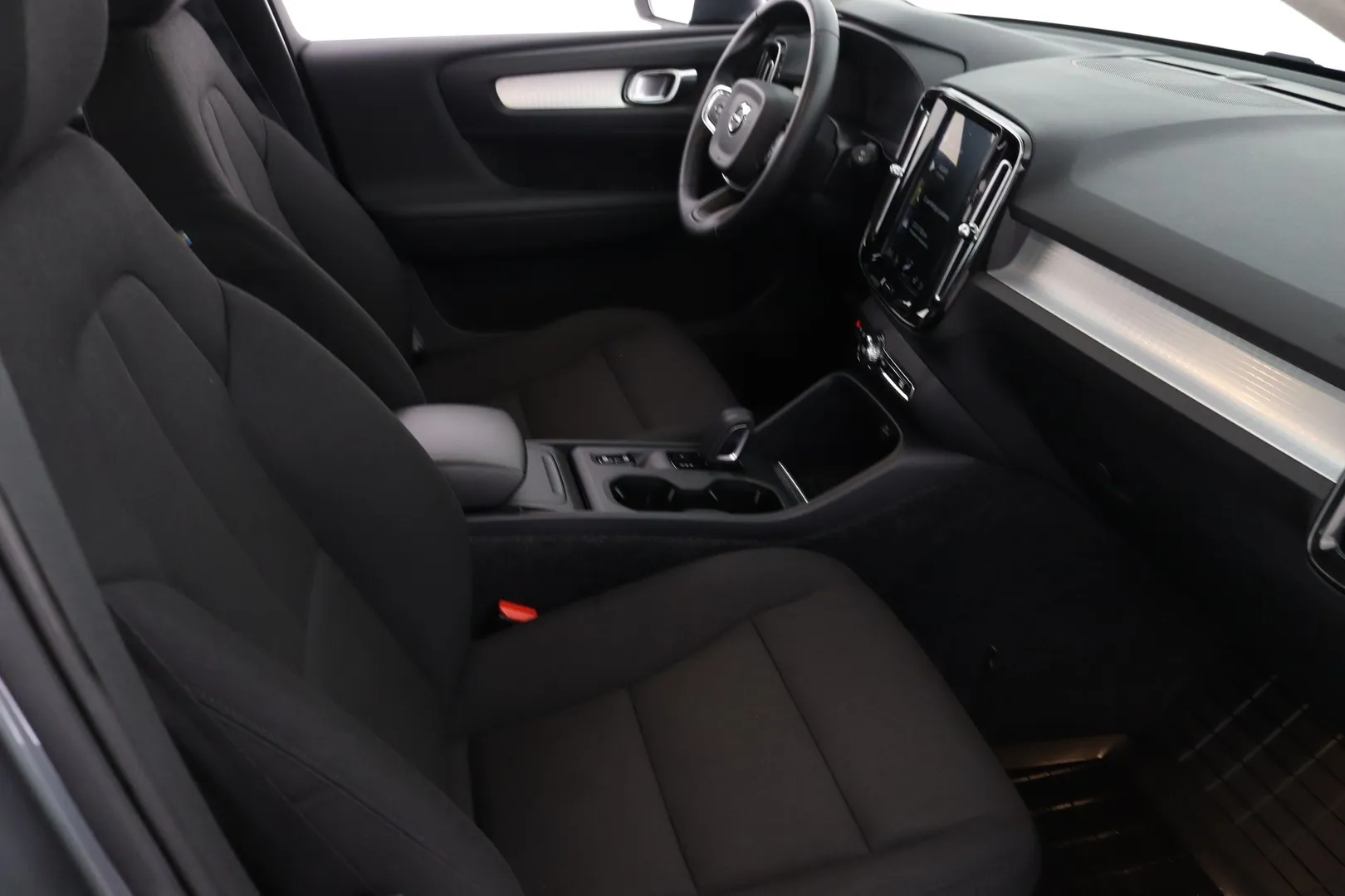 Volvo XC40 IOO-231 carousel image