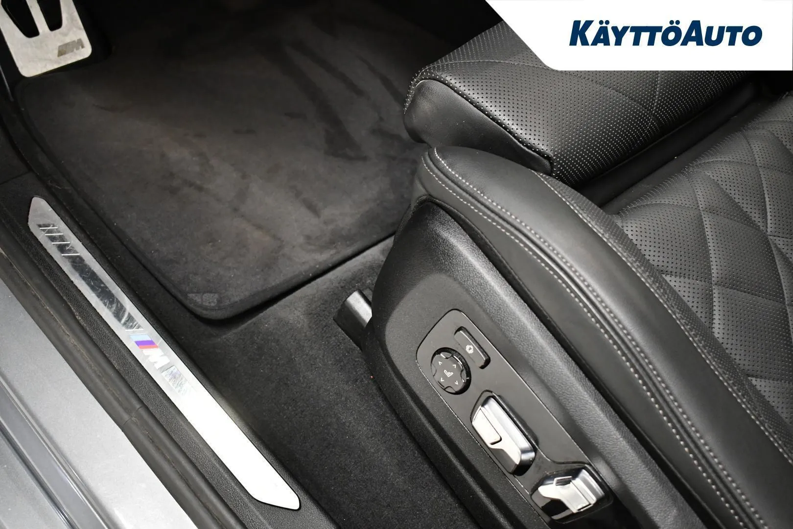 BMW X5 YXX-975 carousel image