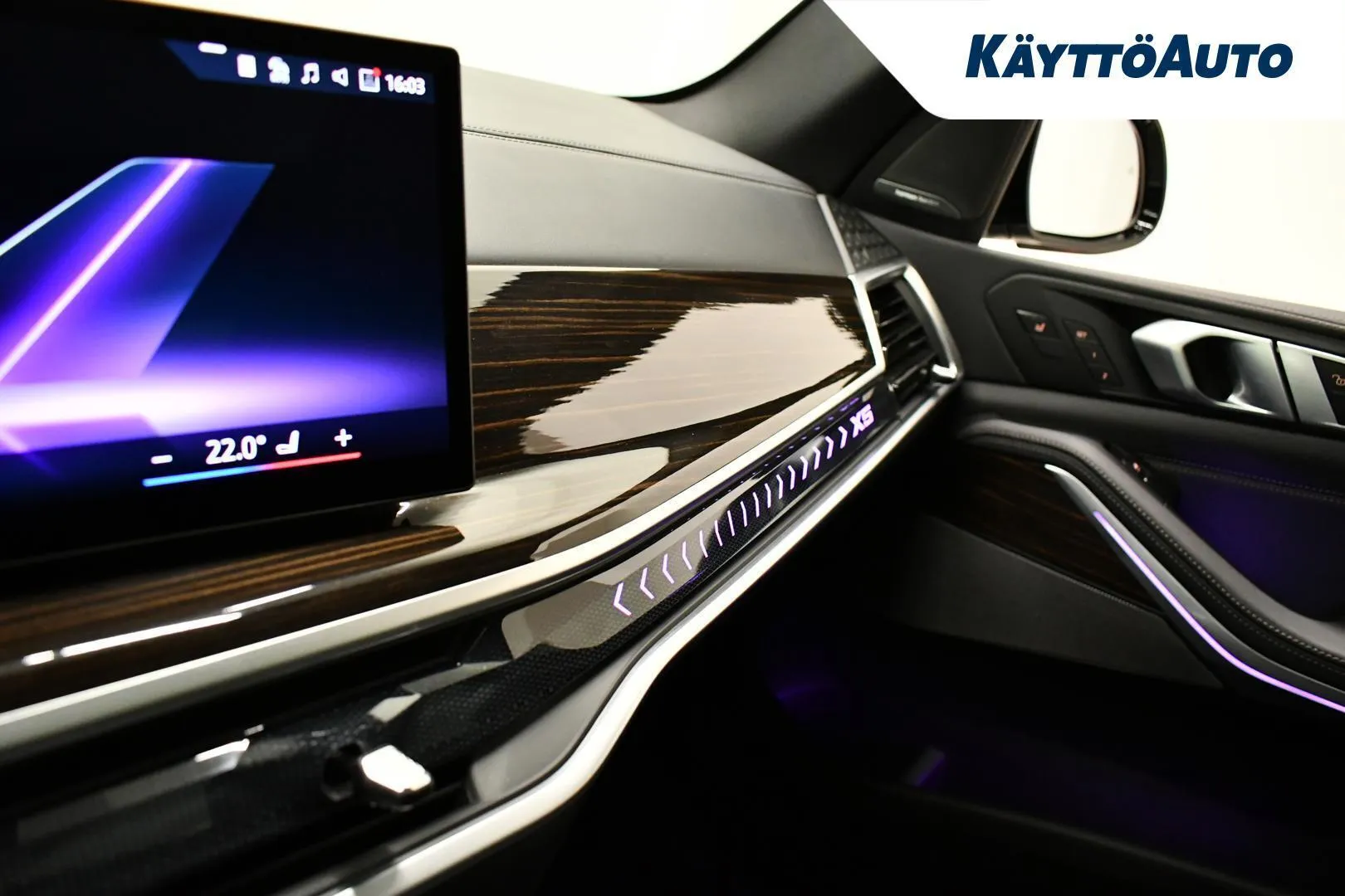 BMW X5 YXX-975 carousel image