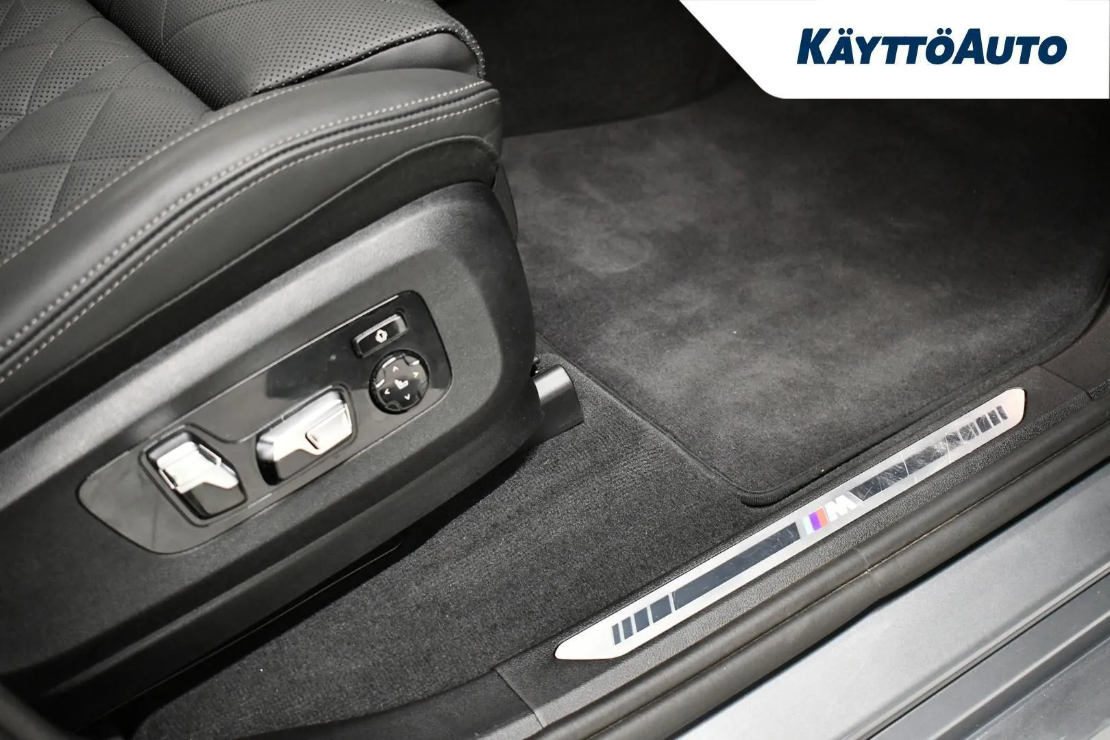 BMW X5 YXX-975 carousel image