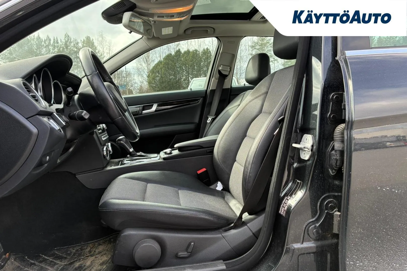 Mercedes-Benz C NHV-834 carousel image