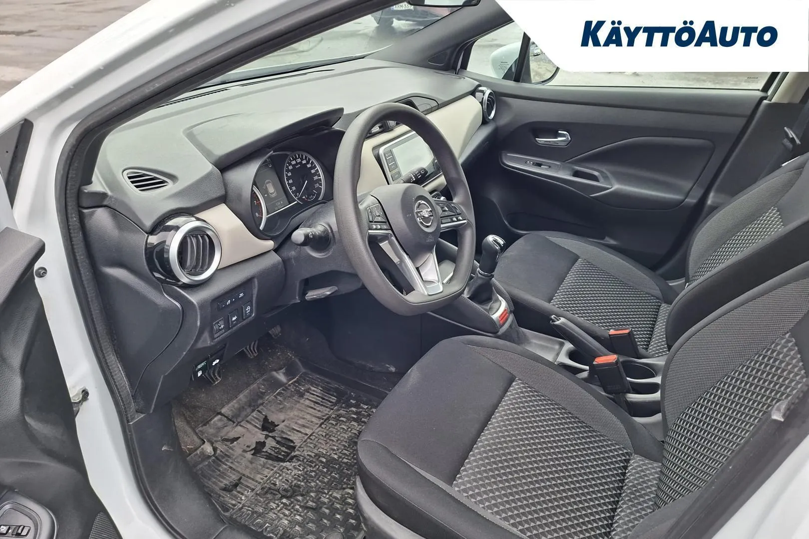 Nissan Micra ZOK-550 carousel image