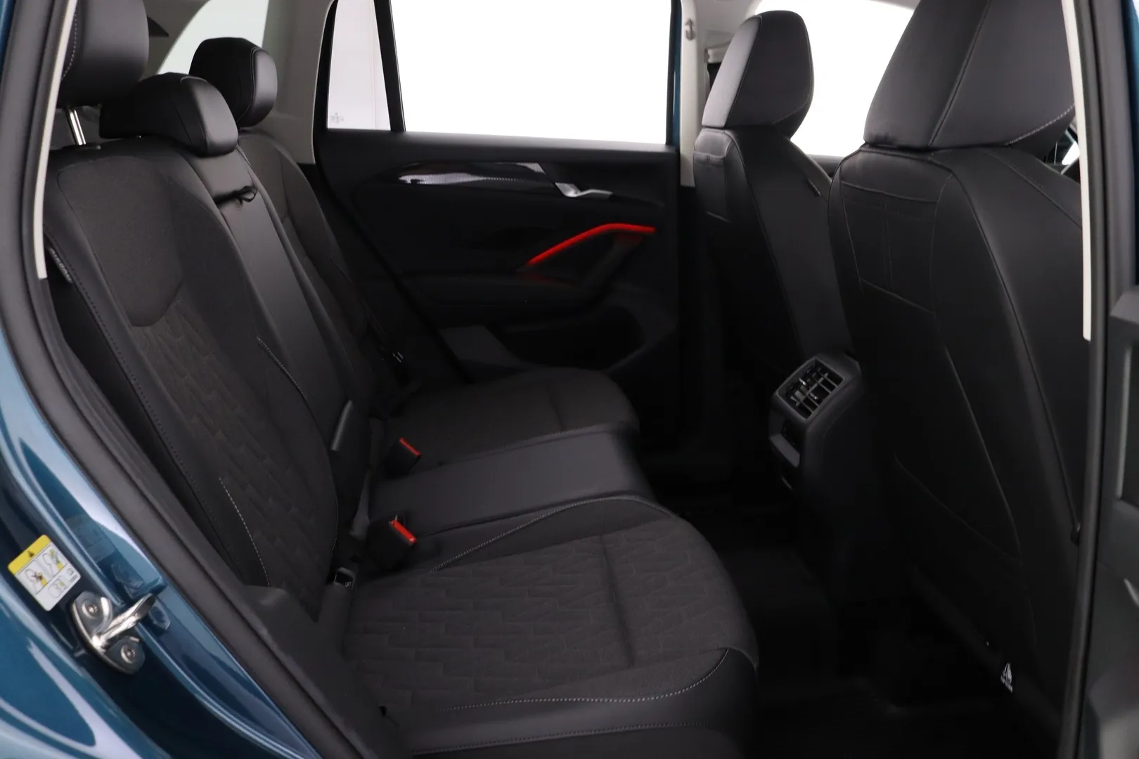 Volkswagen Tiguan GPU-366 carousel image