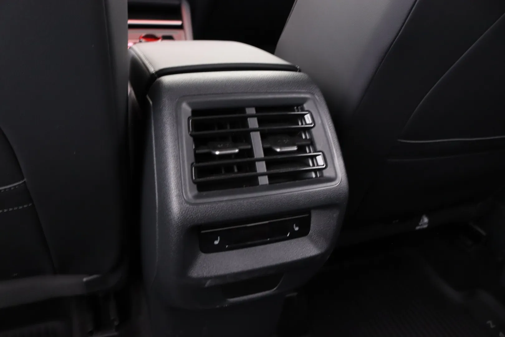 Volkswagen Tiguan GPU-366 carousel image