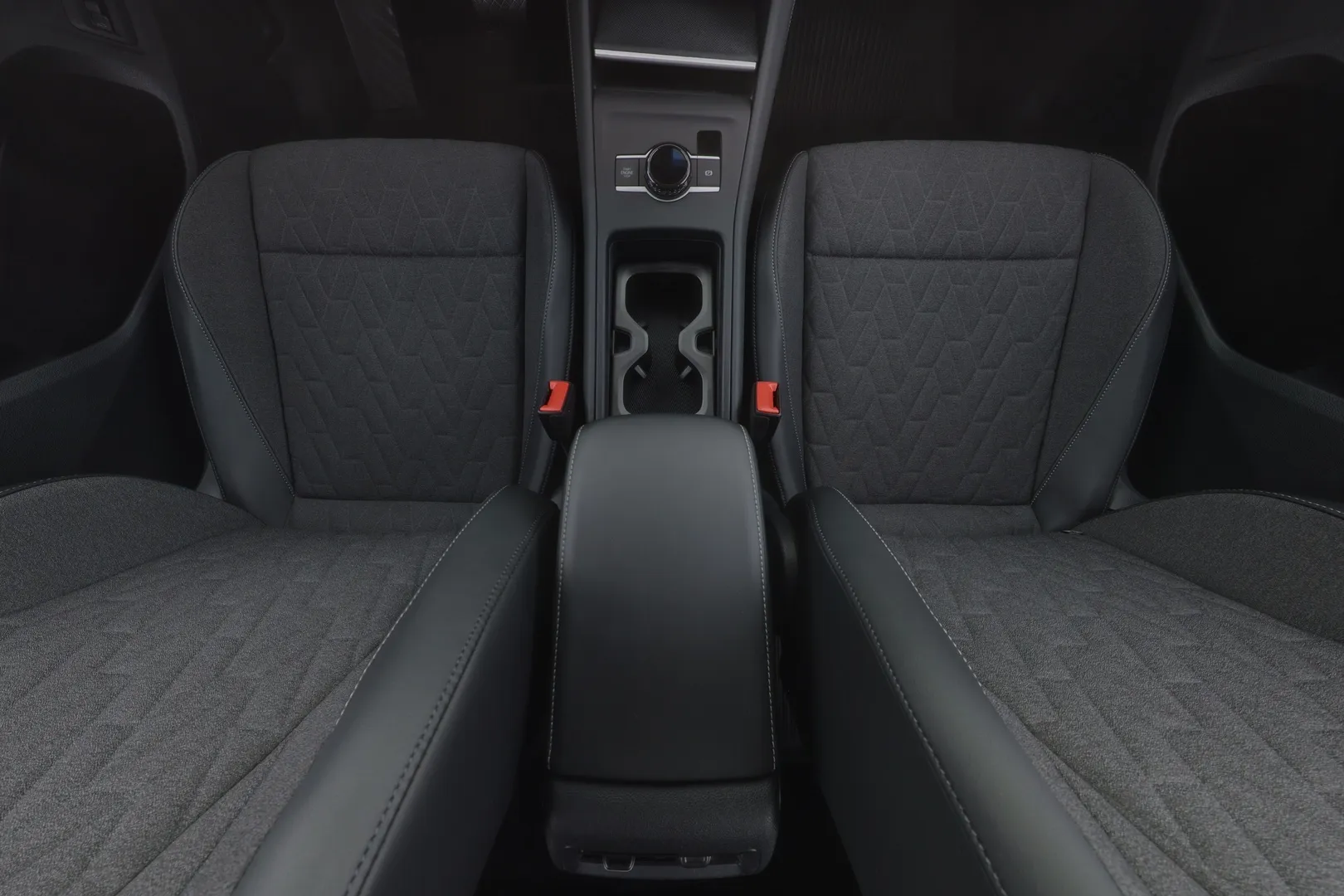 Volkswagen Tiguan GPU-366 carousel image