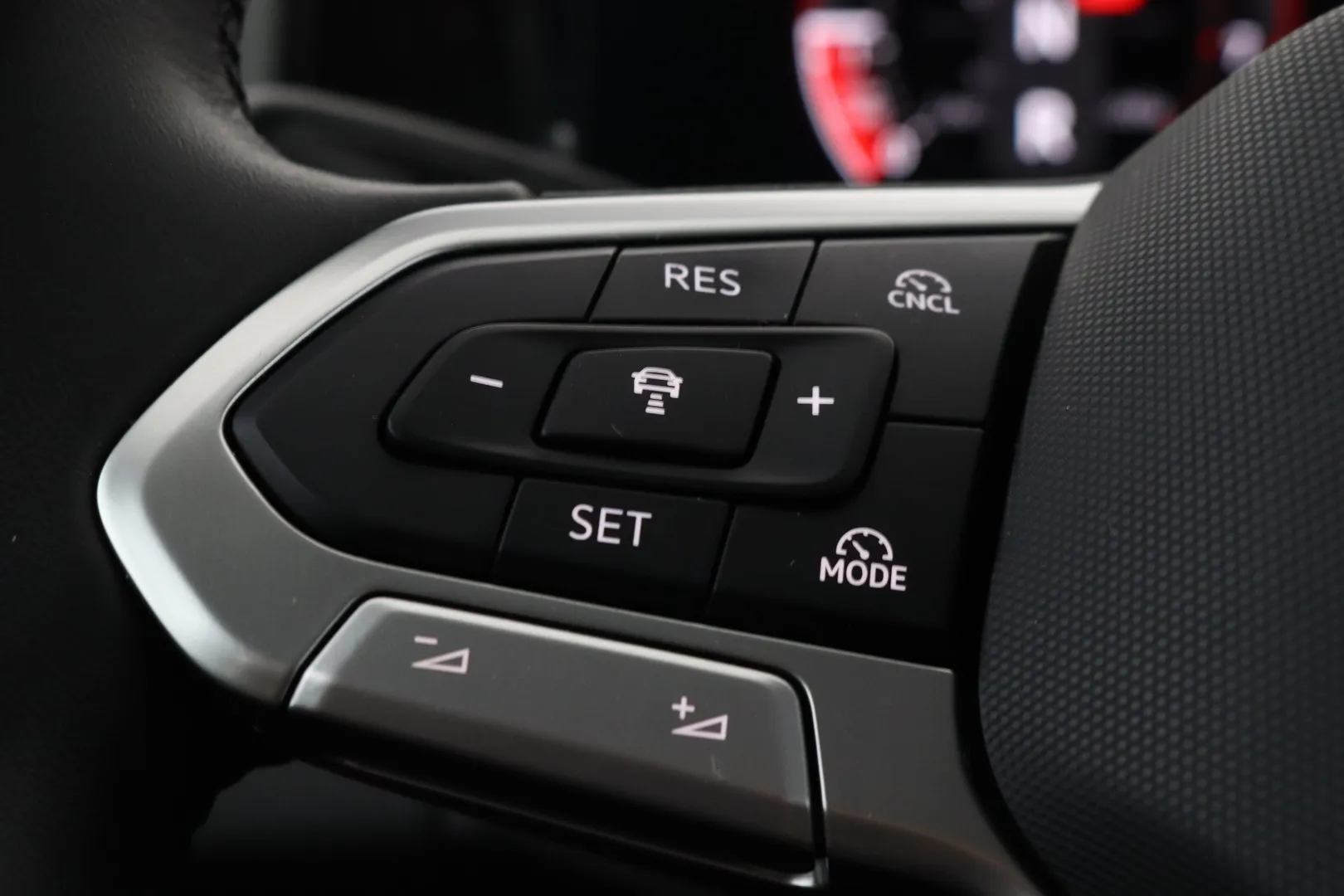 Volkswagen Tiguan GPU-366 carousel image