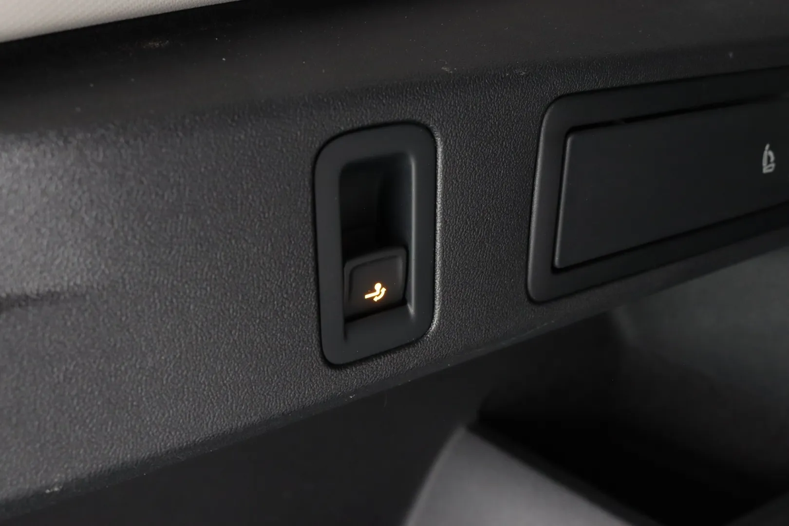 Volkswagen Tiguan GPU-366 carousel image
