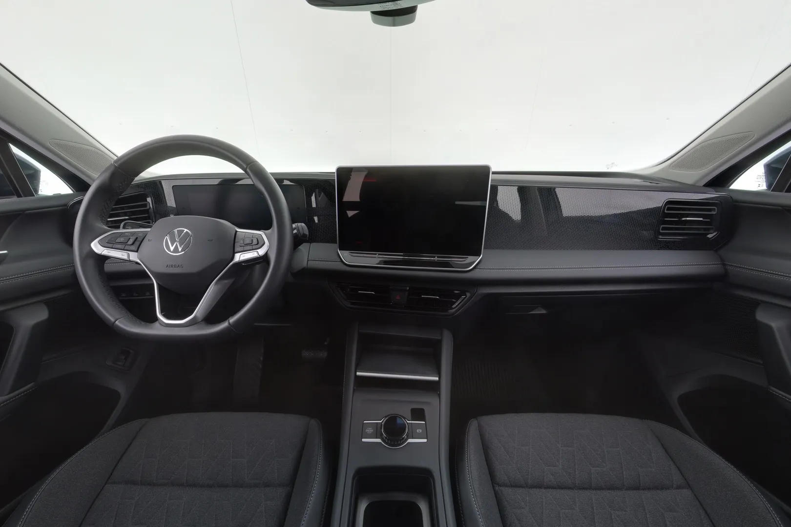 Volkswagen Tiguan GPU-366 carousel image