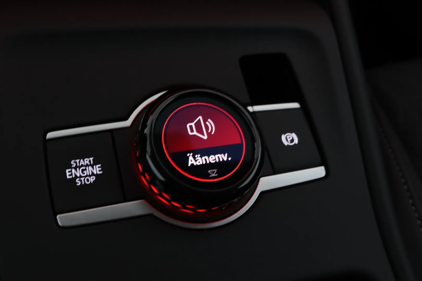 Volkswagen Tiguan GPU-366 carousel image